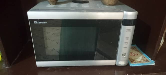 Microwave Dawlance in a working and good condition