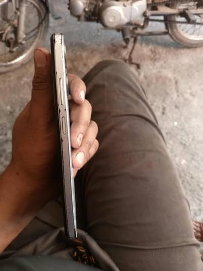 Infinix Hot 30 Play