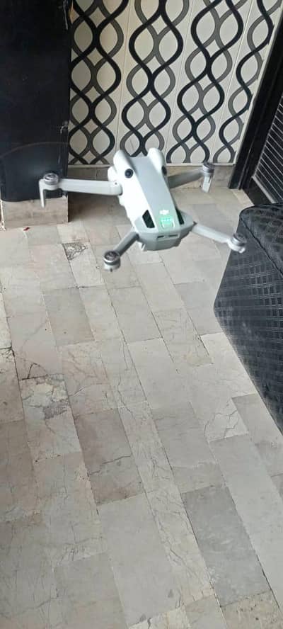 DJI mini 4 pro 10 بائ 10 کنڈیشن