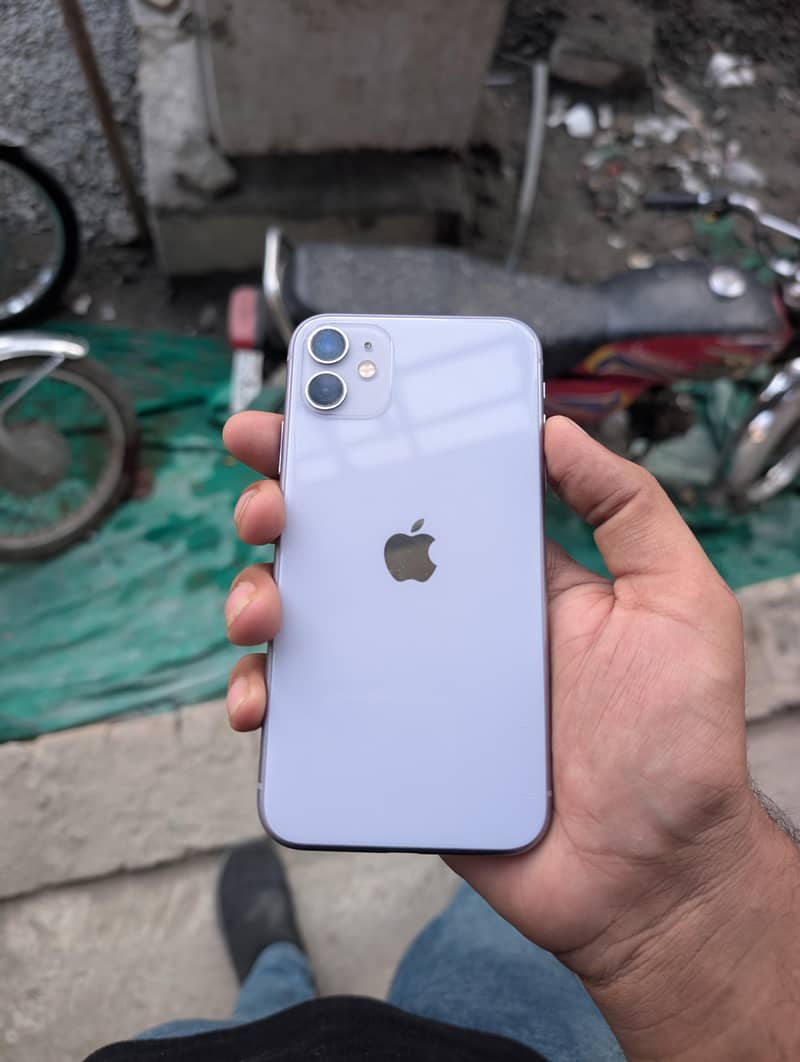 Apple iPhone 11 3