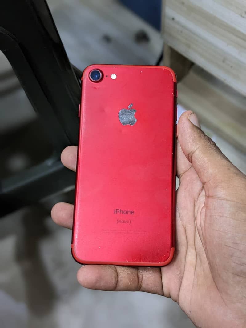 Apple iPhone 7 0