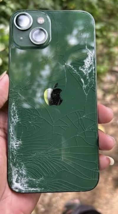 Apple iPhone 13