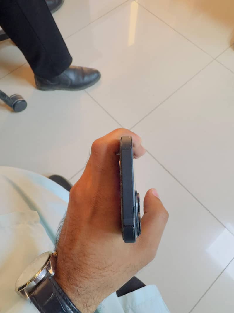 Apple iPhone 14 4