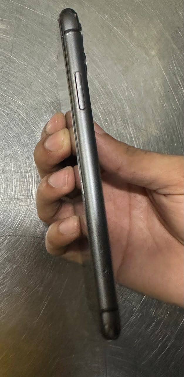 Apple iPhone 11 6