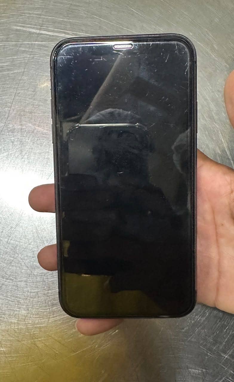Apple iPhone 11 3
