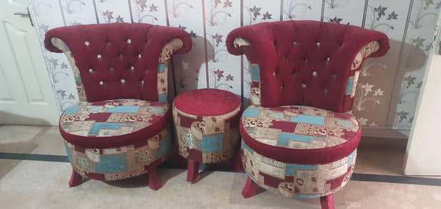bed room  chairs are available  for urgent sale