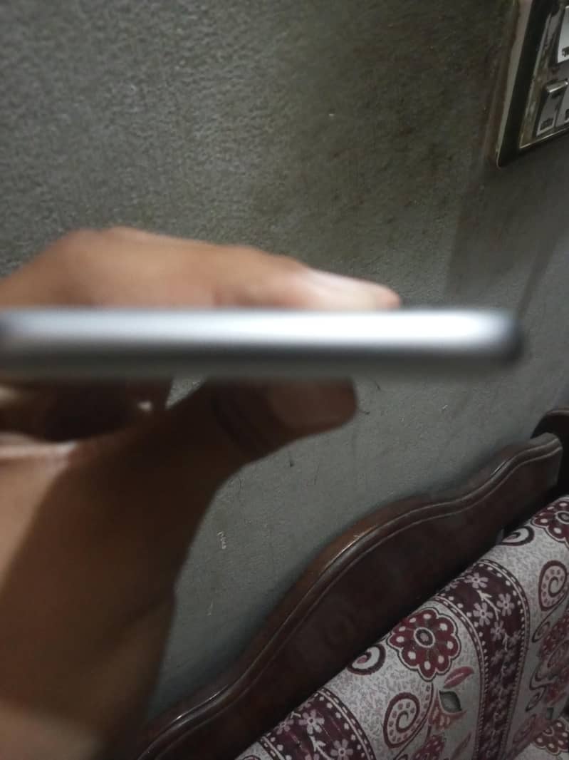 Apple iPhone 6S 1