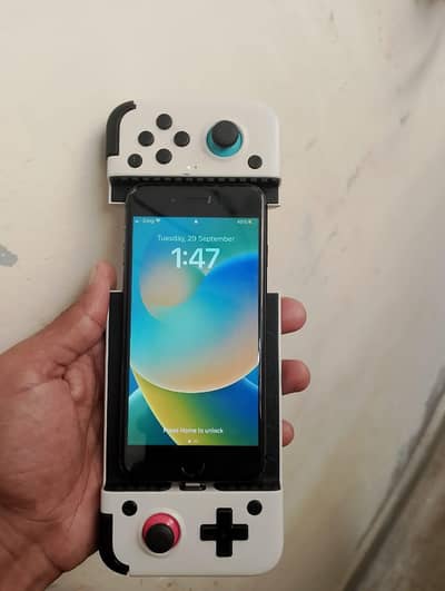 Apple iPhone 8 pta with gamesir
