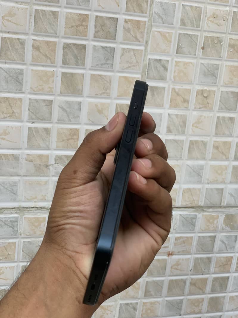Apple iPhone 14 5