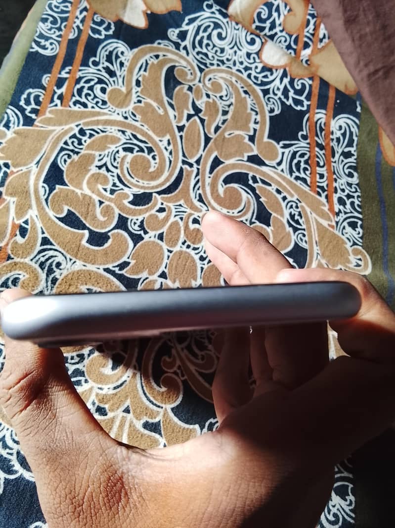 Apple iPhone 11 2