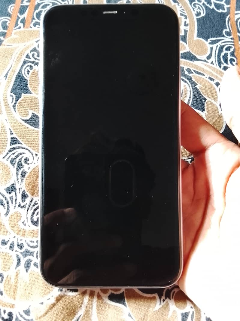 Apple iPhone 11 3