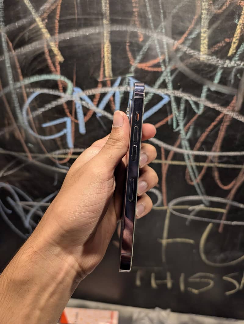 Apple iPhone 14 Pro 2