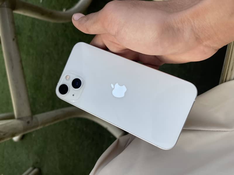 Apple iPhone 13 2