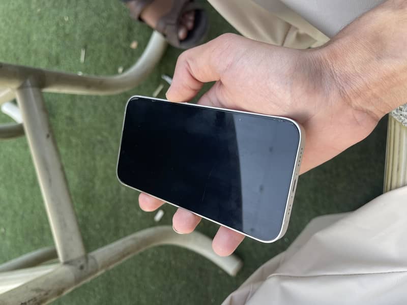 Apple iPhone 13 3