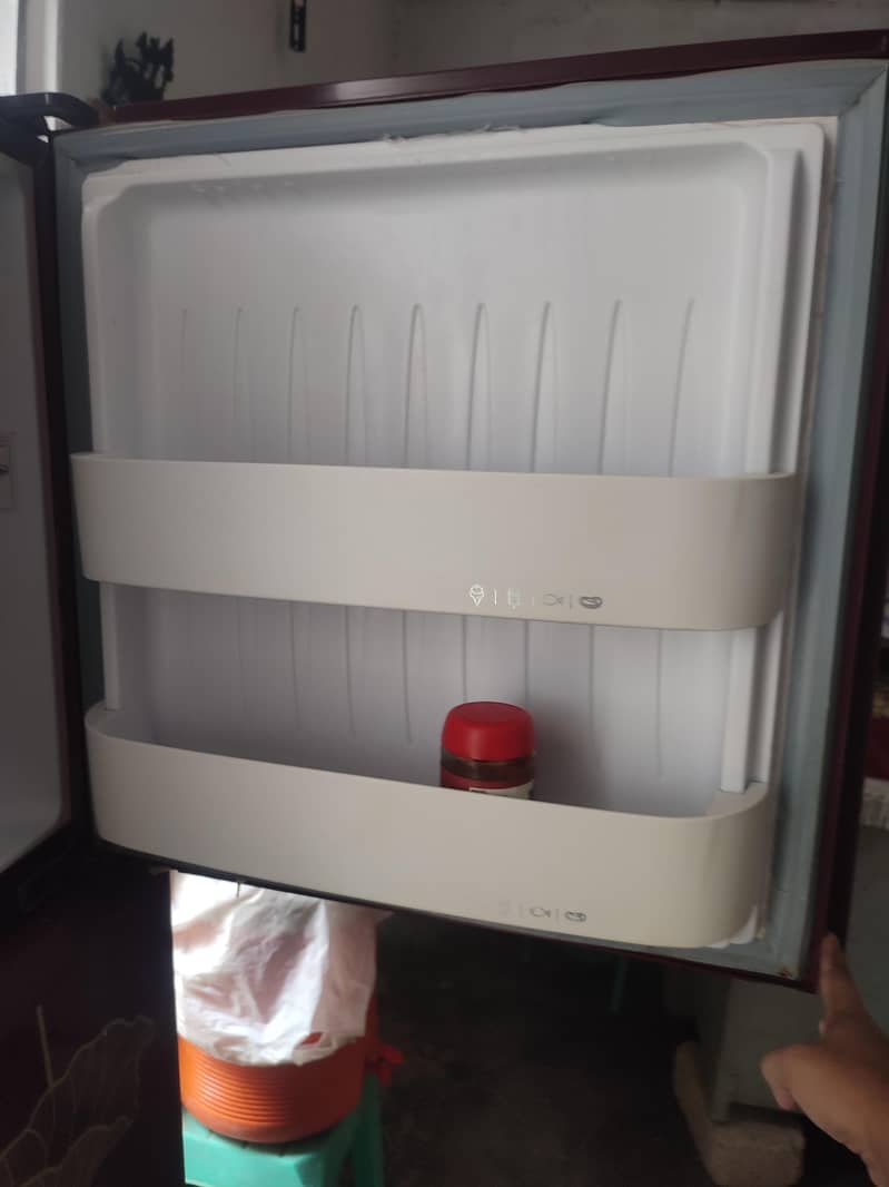 Medium Size Orient Refrigrator 2