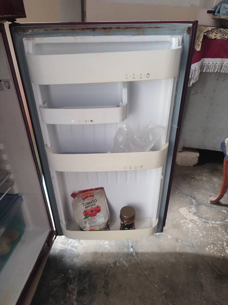 Medium Size Orient Refrigrator 3