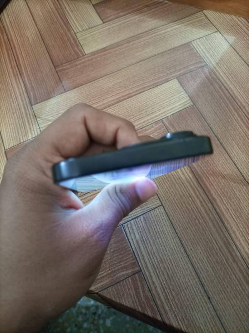 Apple iPhone 16 Pro 5