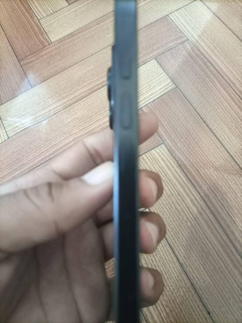 Apple iPhone 16 Pro 6