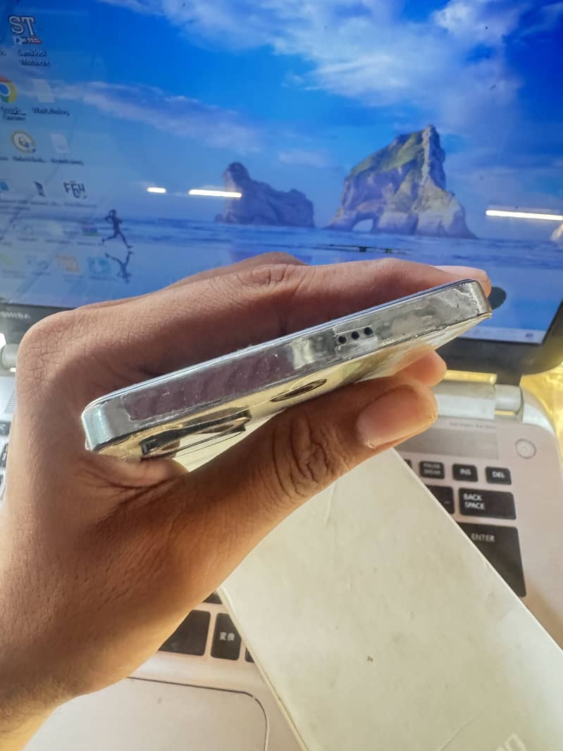 Tecno Camon 20 2