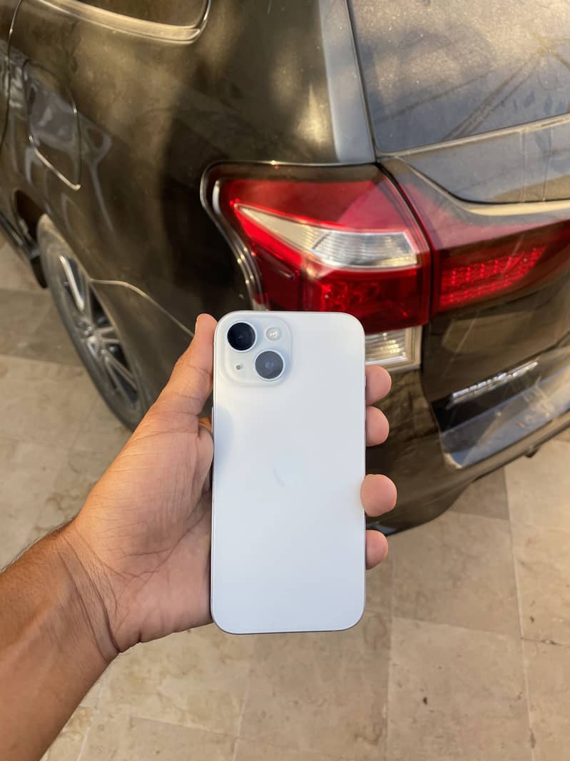 Apple iPhone 15 4