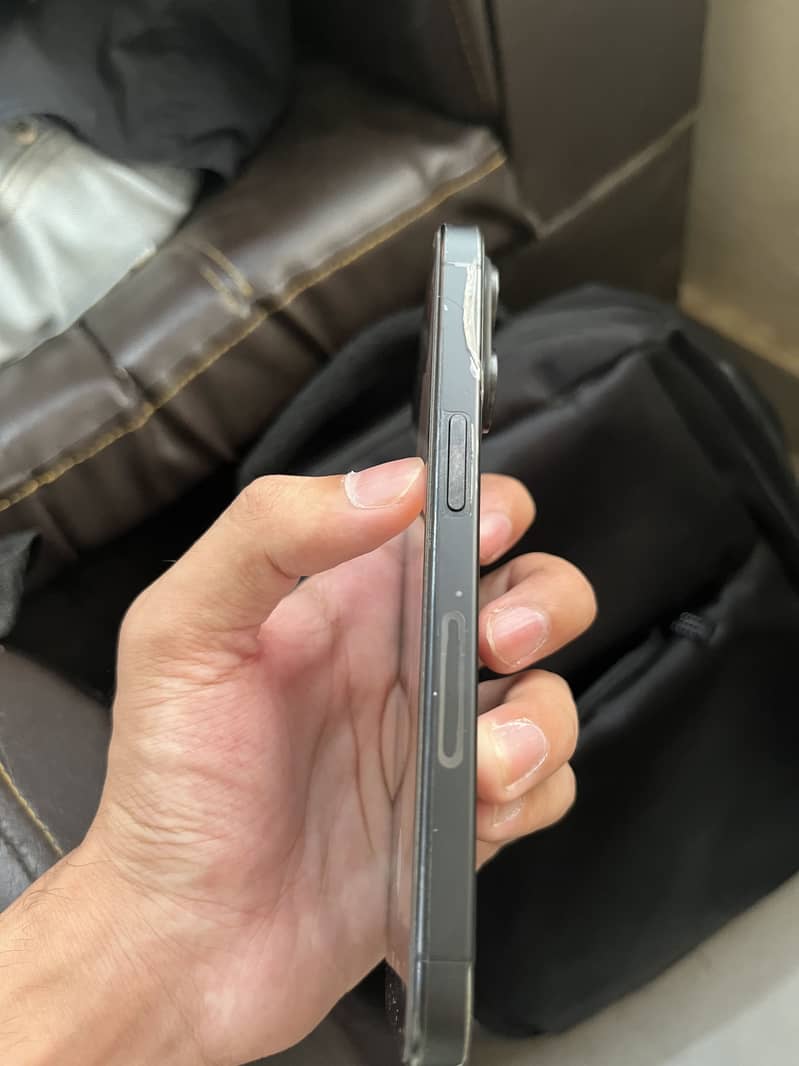 Apple iPhone 15 Pro 6