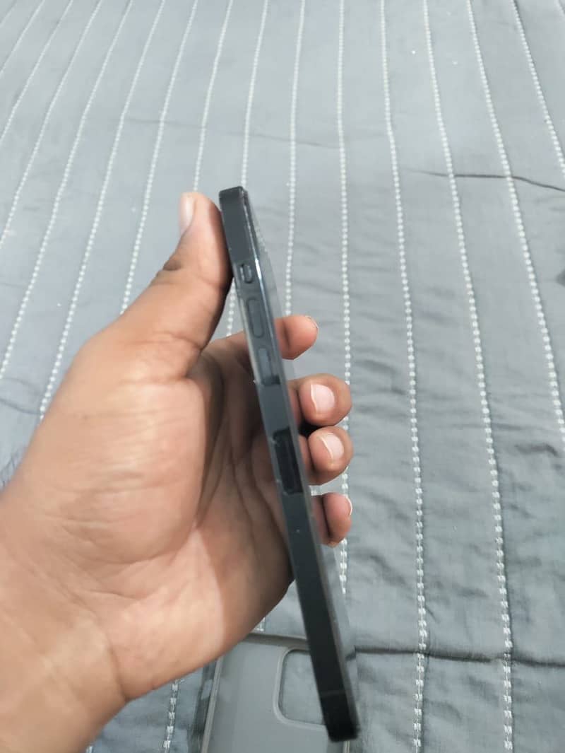 Apple iPhone 14 Pro Max 0