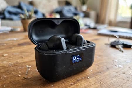 `M10 Earbuds Used - 10/10`