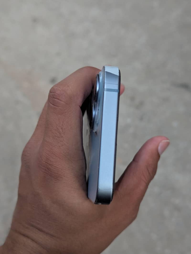 Apple iPhone 14 3