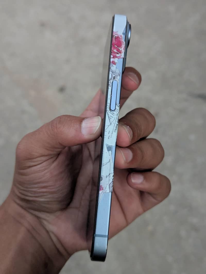 Apple iPhone 14 4