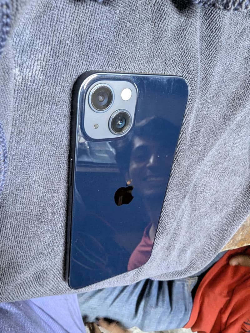 Apple iPhone 13 0