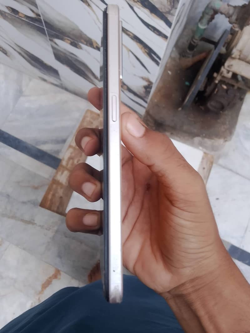 Oppof21 pro 1