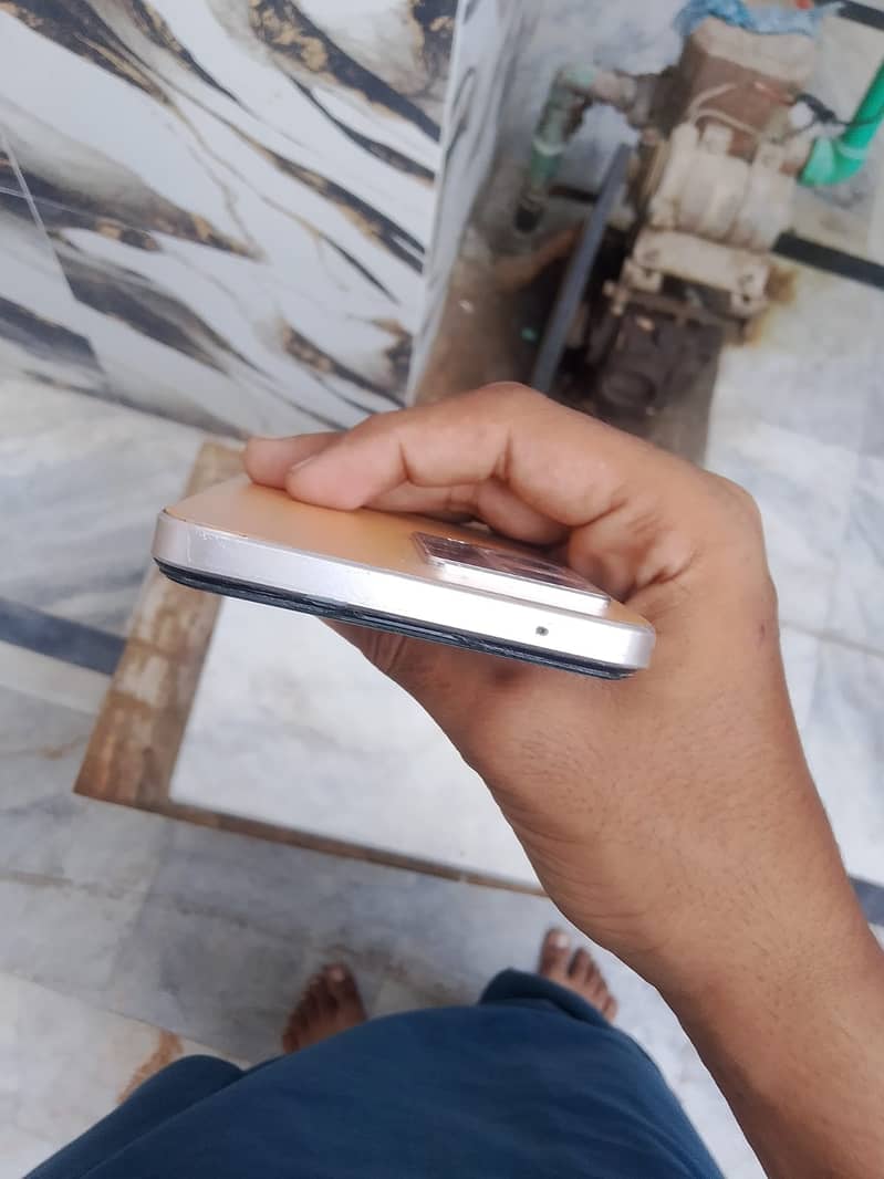 Oppof21 pro 4