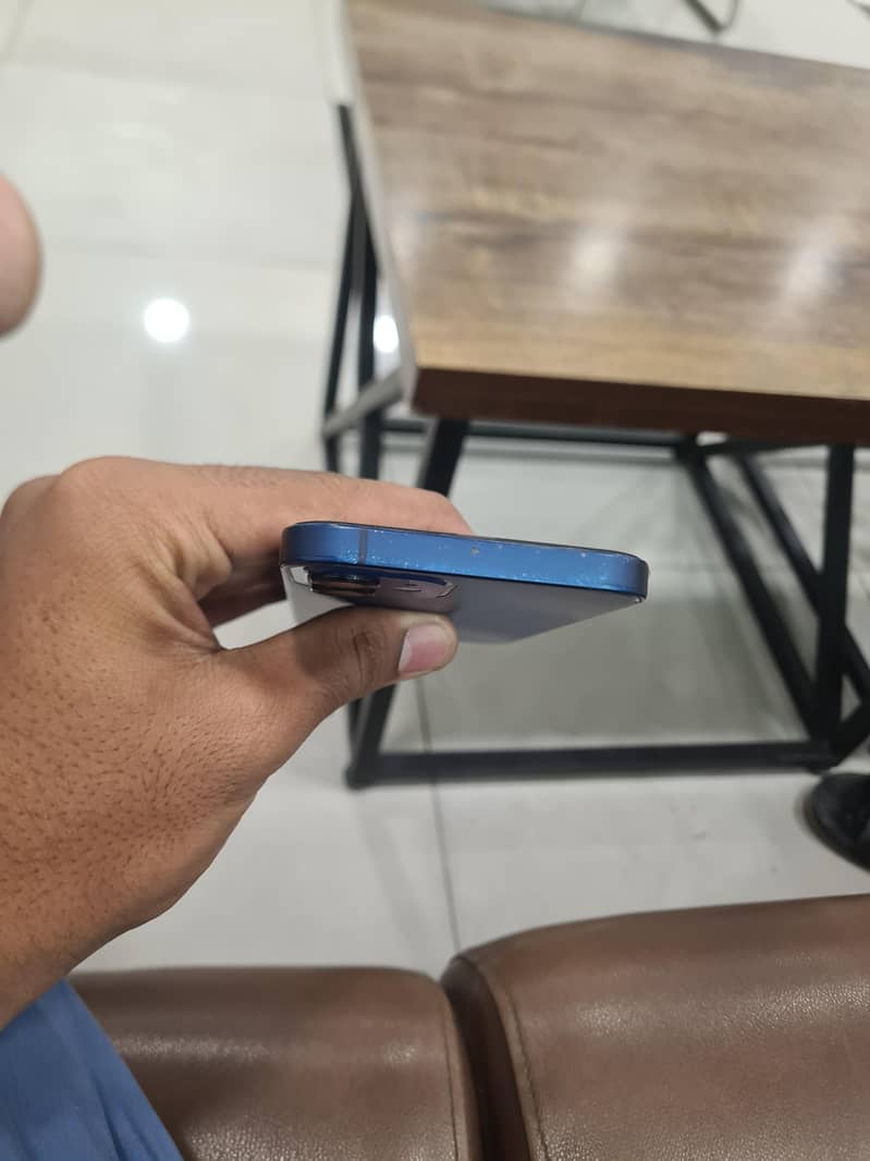Apple iPhone 12 8