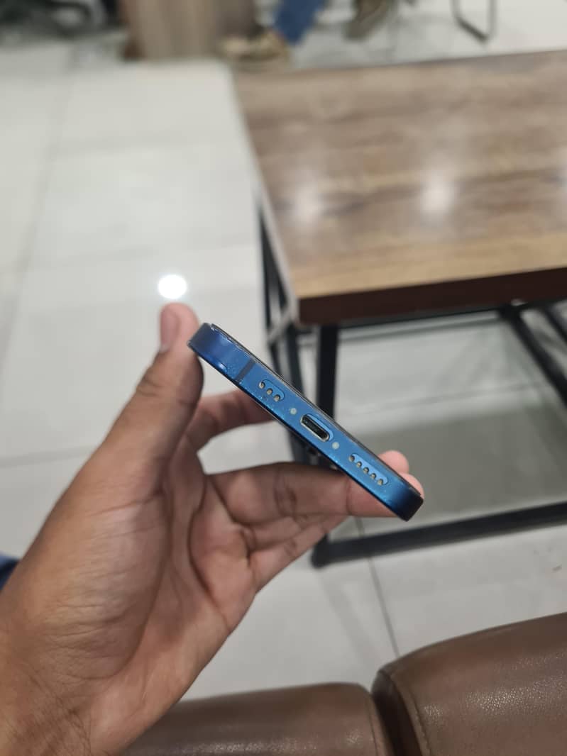 Apple iPhone 12 9