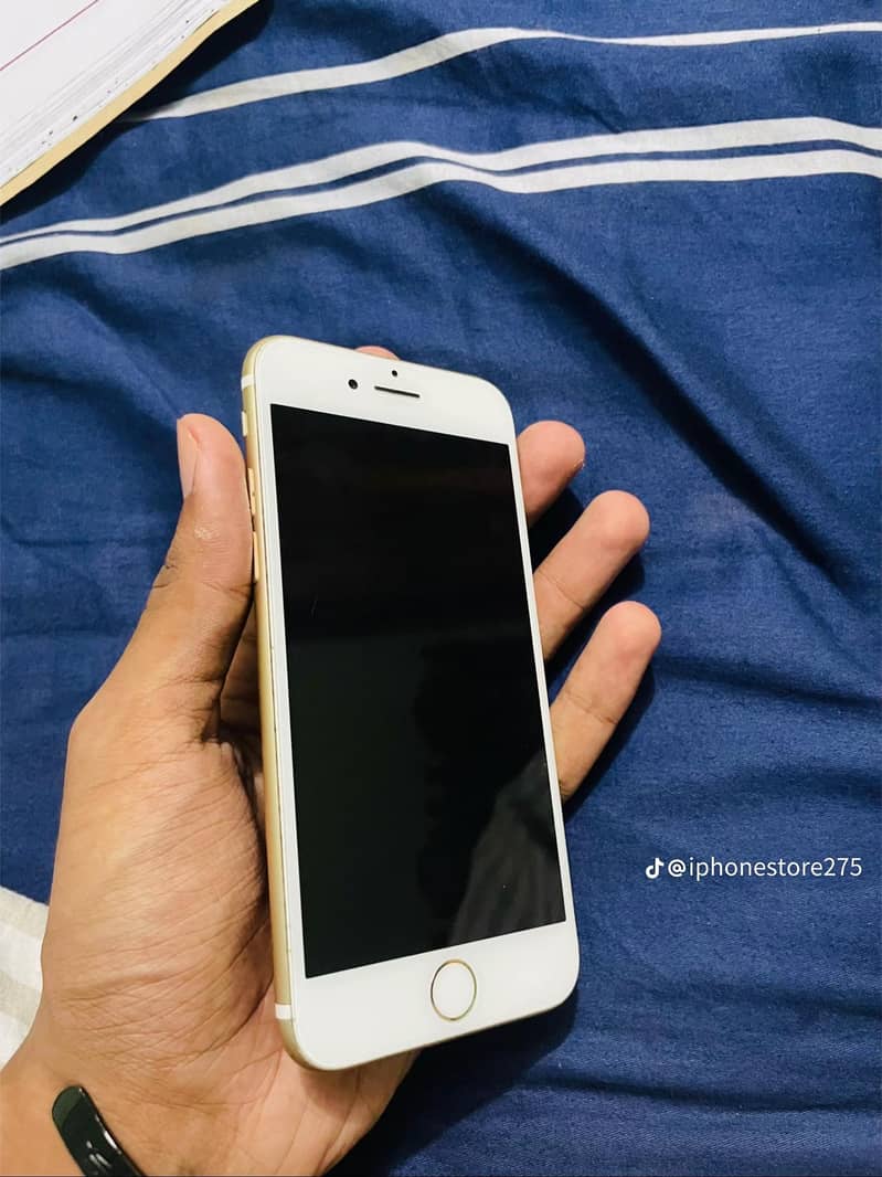 Apple iPhone 7 4