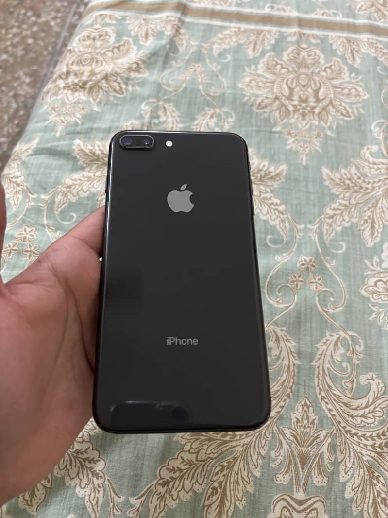 Apple iPhone 8 Plus 0