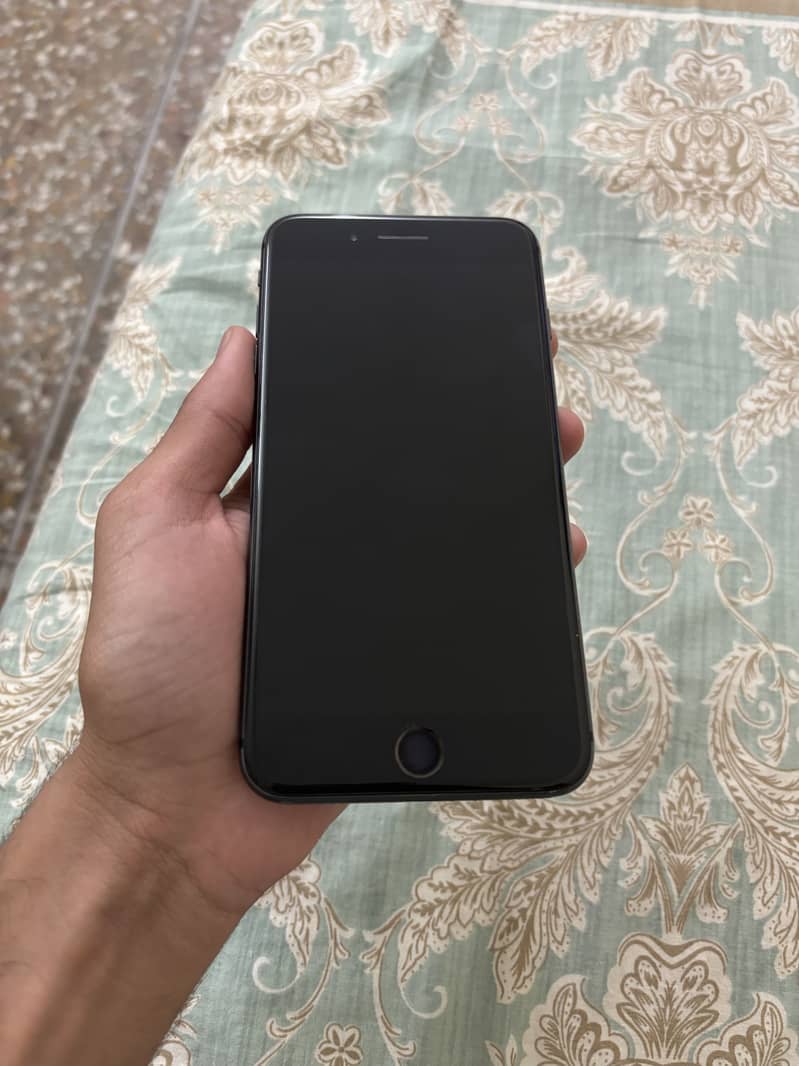 Apple iPhone 8 Plus 5