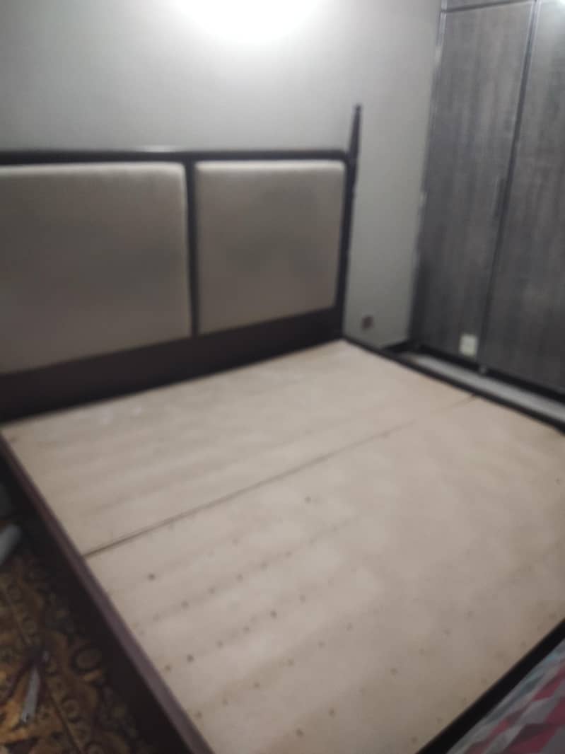 king size bed 1