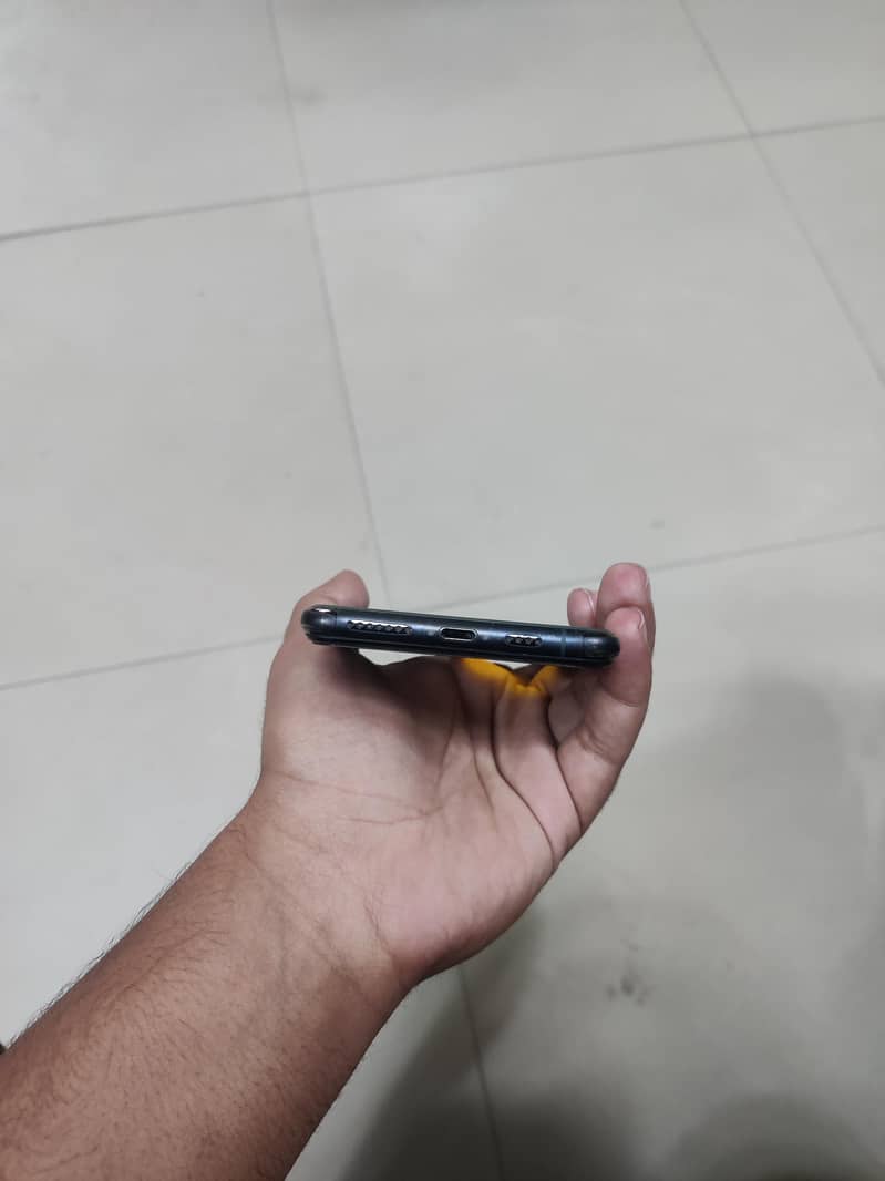 Apple iPhone 11 Pro Max 2