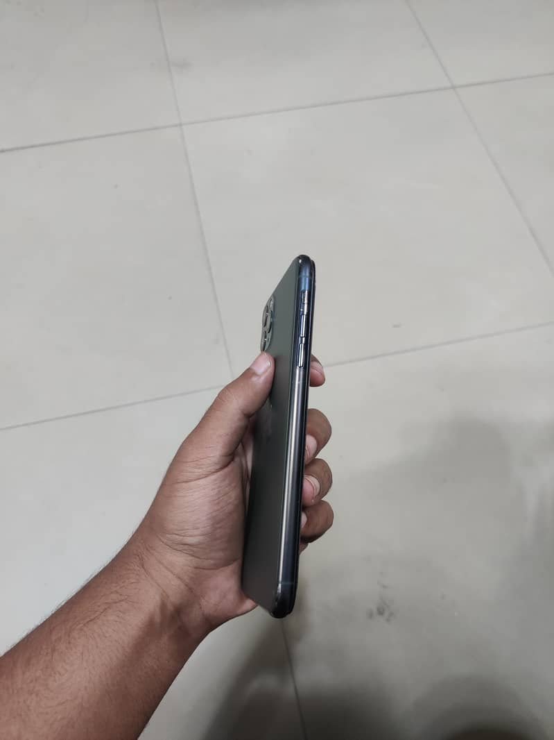 Apple iPhone 11 Pro Max 3