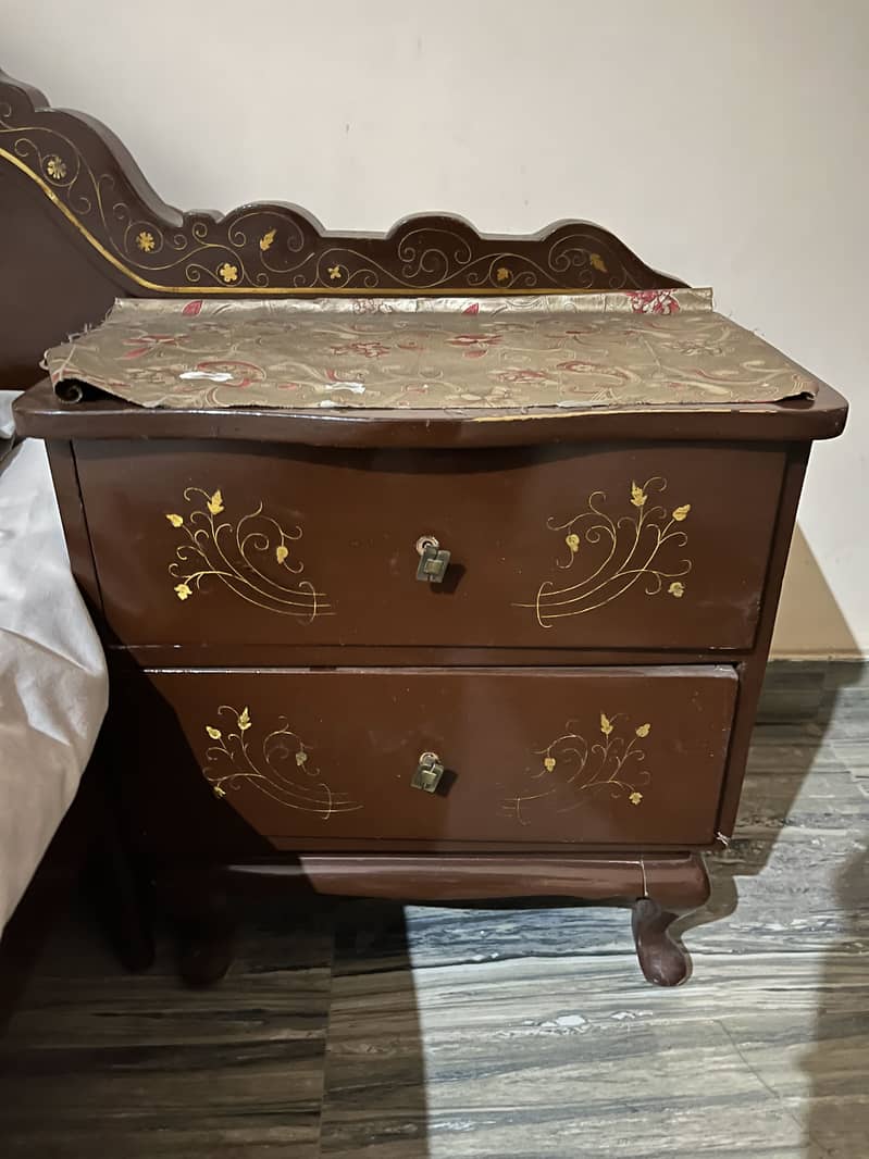 Bed Brown 2