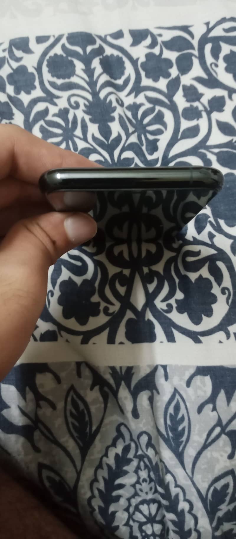 Apple iPhone 11 Pro 4