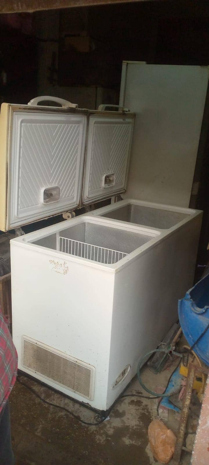 waves Deep freezer 6