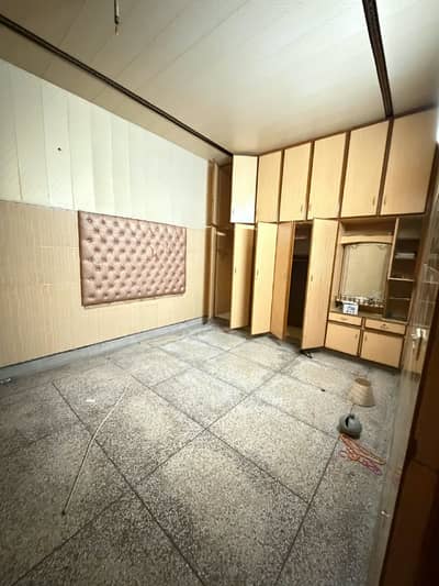 5 Marla Ground Portion For Rent ( Makkah Colony )