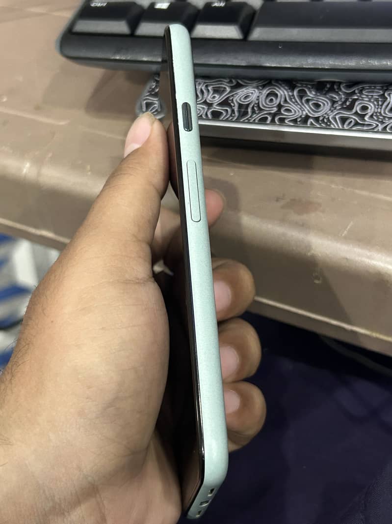 Google Pixel 5 4