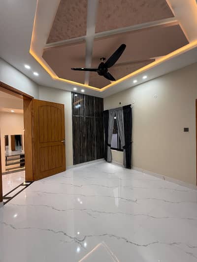 5 MARLA LIKE BRAND NEW LOWER PORTION FOR RENT IN EDEN BOULEVARD HOUSING SOCIETY COLLEGE ROAD LAHORE.