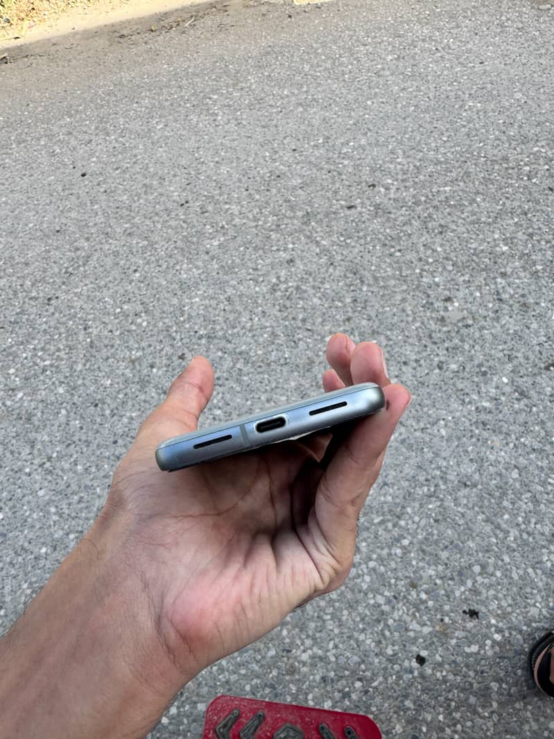 Google Pixel 8 2