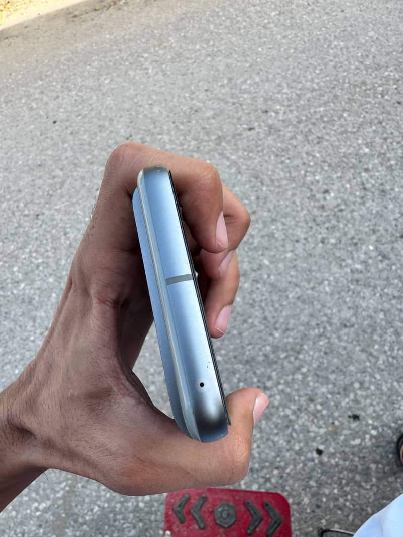 Google Pixel 8 4