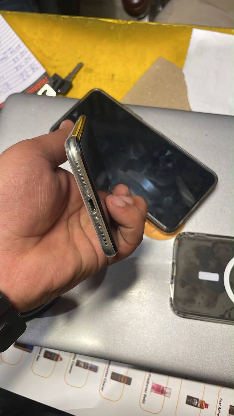 Apple iPhone X 1