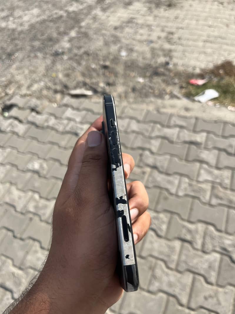 Apple iPhone 15 7